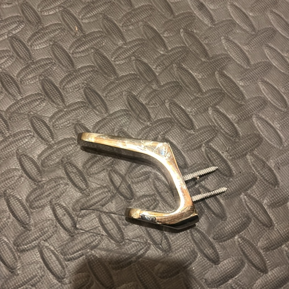 Silver/chrome colored hook - Picture 6 of 6